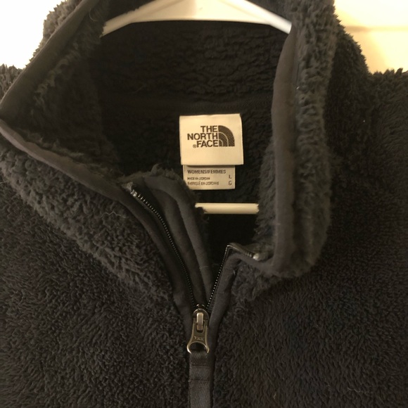 The North Face Women’s Black Long Sherpa Vest in Size Large - Picture 6 of 6
